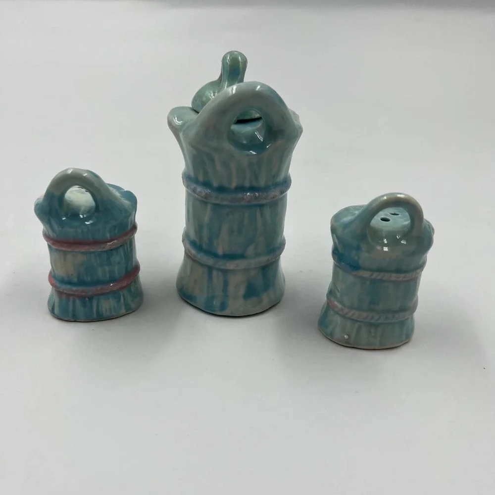 Vintage pepper blue